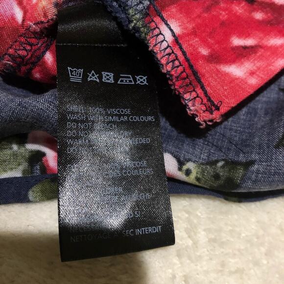 Urban Outfitters Floral Roses A-Line Skater Short Skirt Women Large Gray Red - Picture 8 of 8